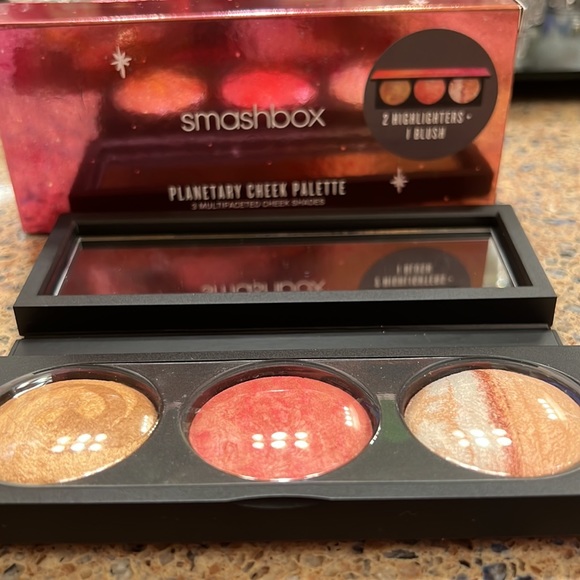 SMASHBOX Planetary Cheek Palette❤️💕 - Picture 3 of 5